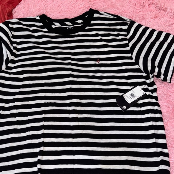 Men’s XL tshirt, red-guess , striped Volcom, yellow Tommy Hilfiger - Picture 3 of 4